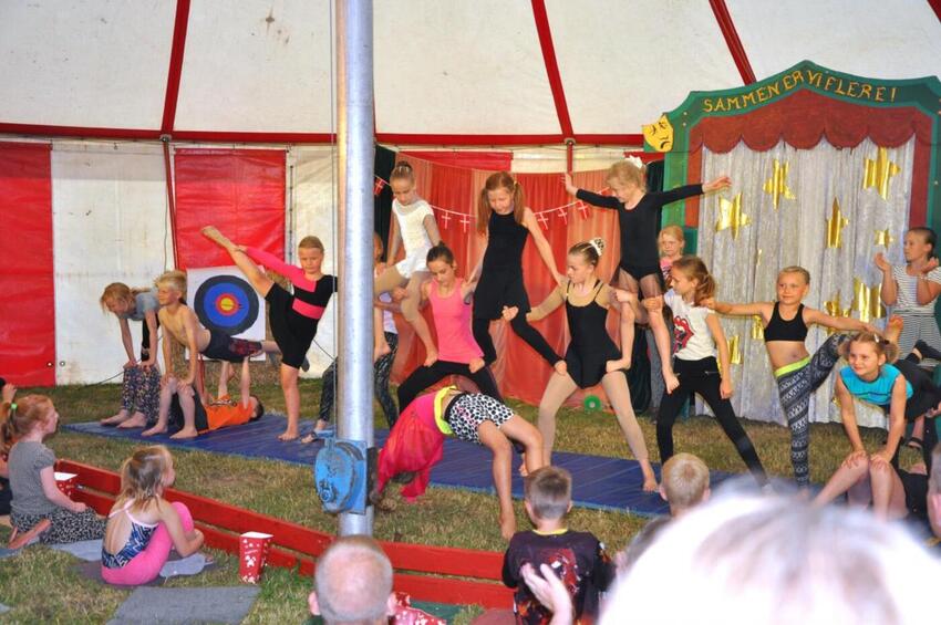 Forestilling om 125 års skolehistorie i Vestbirk