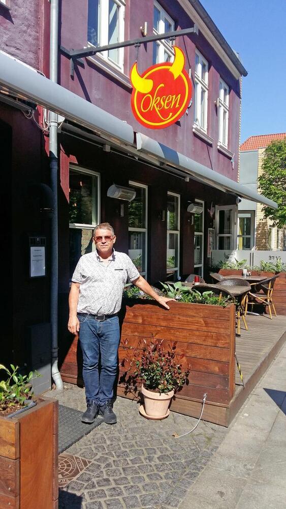 Oksen hylder 100 fightere