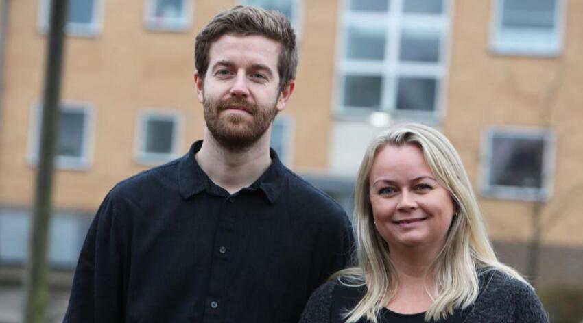 Fokus på kontrol, tvang og sladder