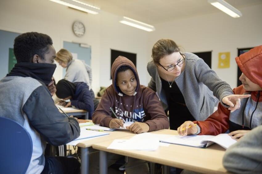 Lærere med linjefag har begrænset effekt på elevernes faglighed 