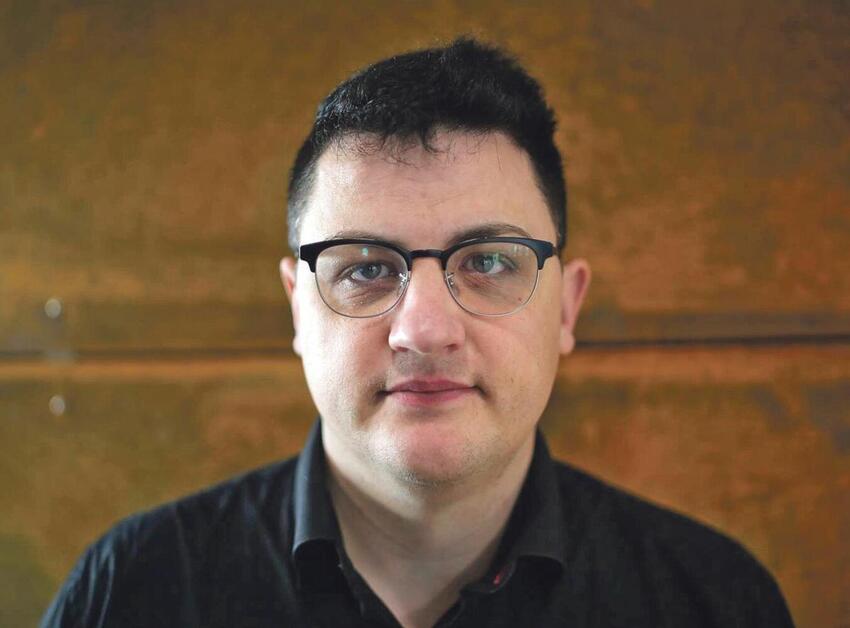 Roser i samme bed som tidsler