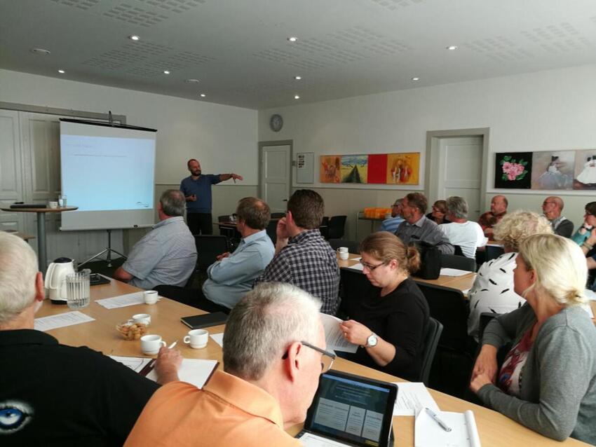 Lokalsamfund blev klædt på til at søge fondsmidler