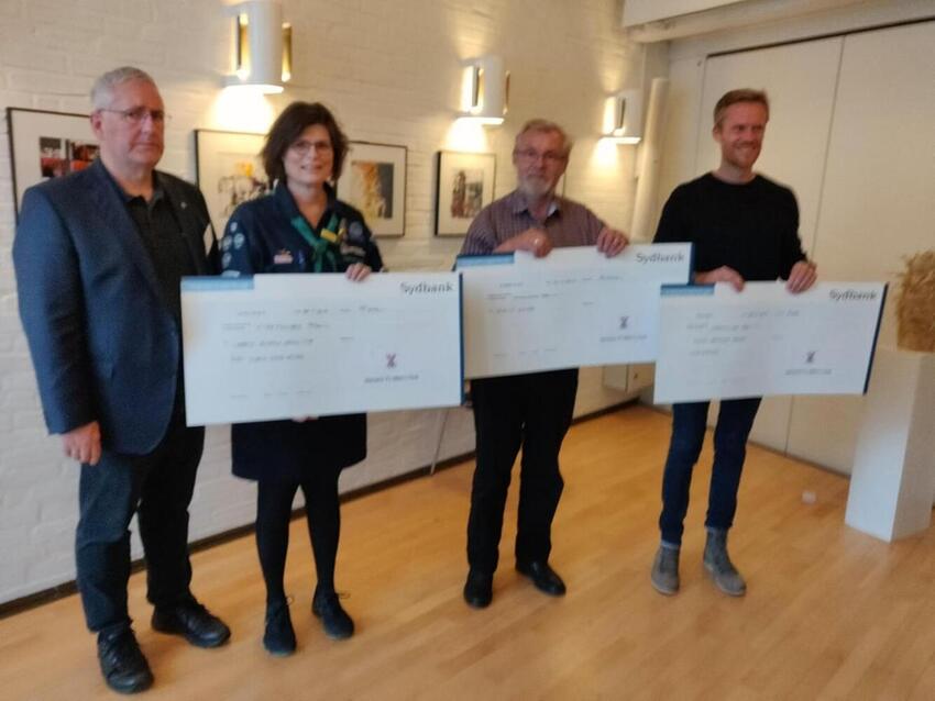 Y’s Men’s Club lederpriser