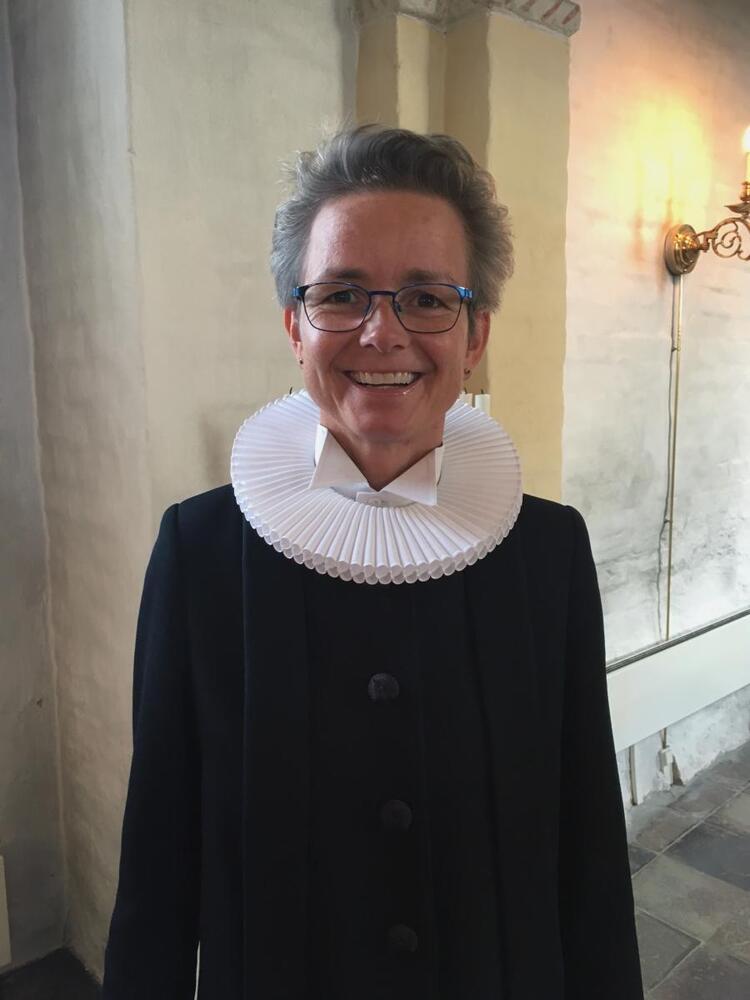 Gudstjeneste med efterfølgende samtale og frikadeller