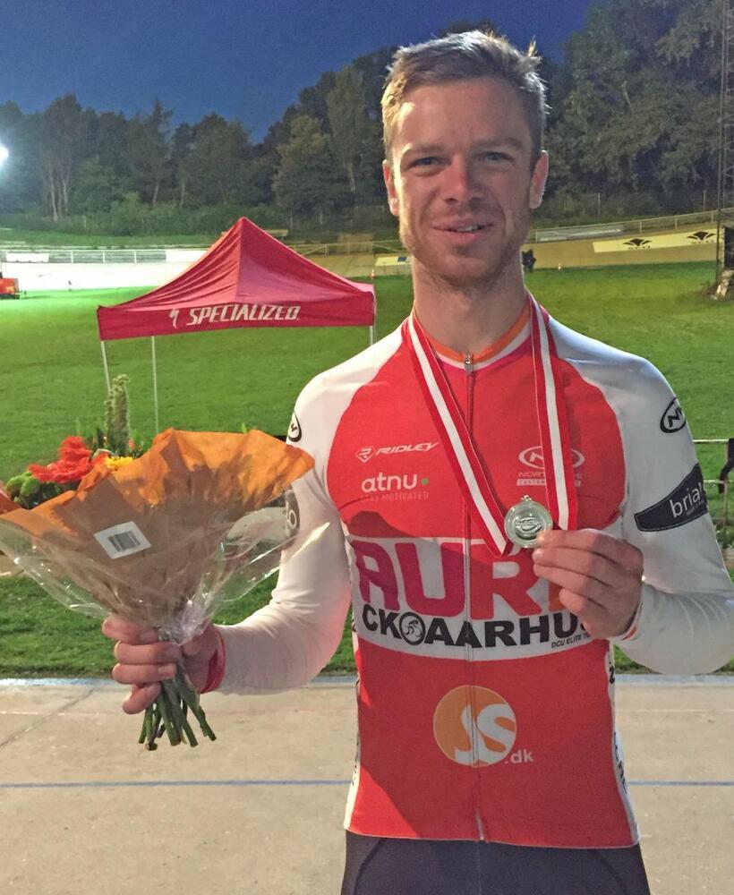 To DM-sølvmedaljer til Rasmus Søgaard på cykelbanen i Aarhus