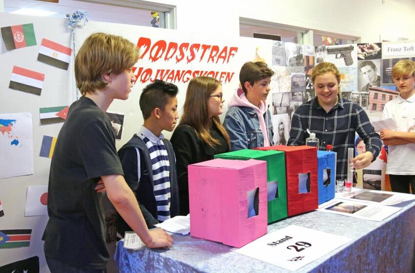 Tæt på 1000 børn i fængsel