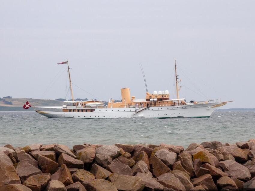 Kongeskibet i Horsens Havn mandag og tirsdag