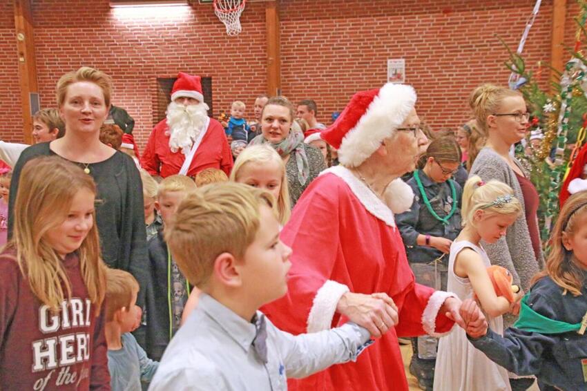 Red Barnets juletræsfest er en juletradition i Hovedgård