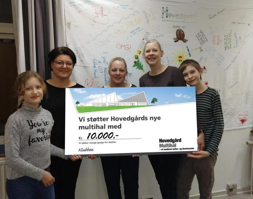 Klubben Hovedgård donerer 10.000 kr. til multihal