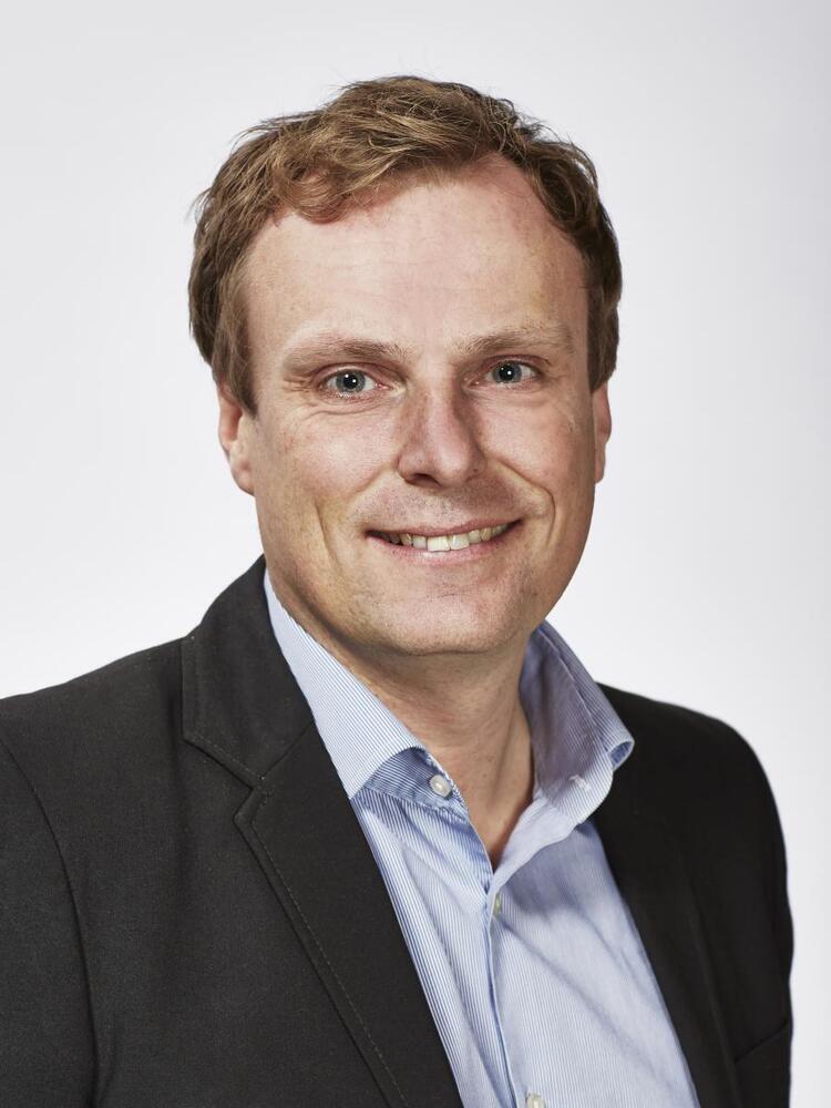 Øget bureaukrati med indførelse af arbejdsklausuler 