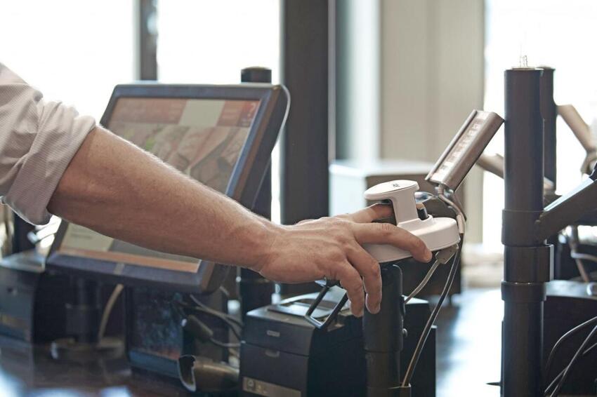 Nu flytter Dankort ind i din pegefinger