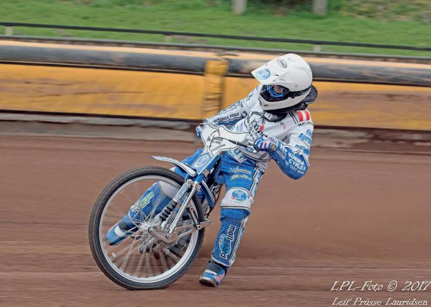 Nick Agertoft byder indenfor ved CASA