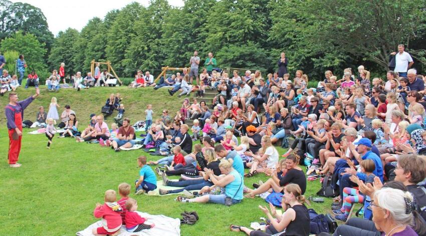 Romeo & Julie danser i Bygholm Park