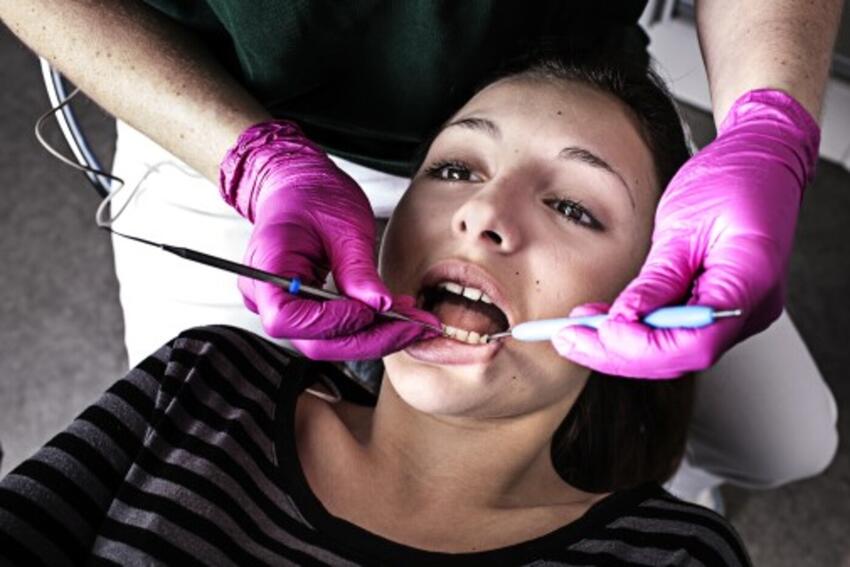 Flygtningebørn udfordrer tandplejens økonomi