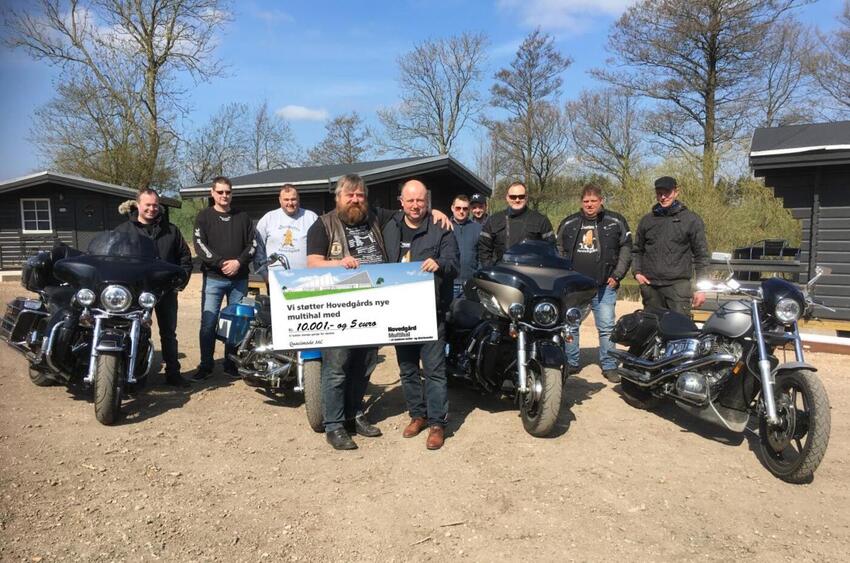 Motorcykelklub støtter Hovedgård multihal