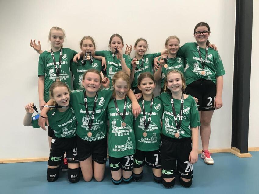 U12 piger med selvtillid og flot spil
