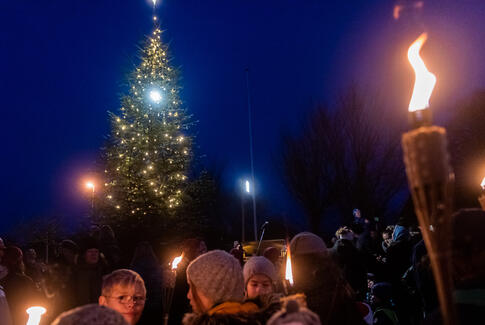 Juletræstænding i Hovedgård 2019