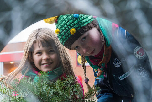 Spejderne sælger træer og pyntegrønt