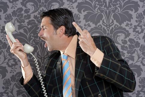 Forbrugere overså nye vilkår og hænger på udlandsopkald