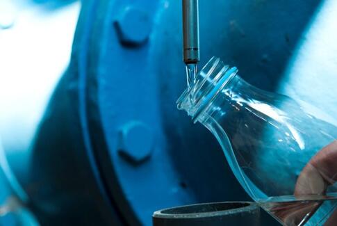 Vandforsyninger skal forholde sig til nyt stof efter fund i overvågningsboringer