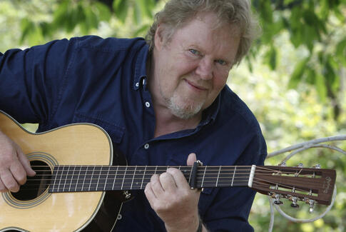 Sebastian bliver en del af musikken i Gedved