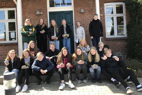 Konfirmander springer ud