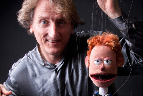 Fjollet og skøn familieforestilling på teatret