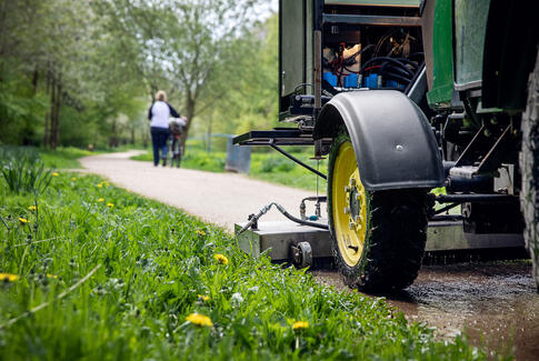 Pesticidfri ukrudtsbekæmpelse med kogende vand