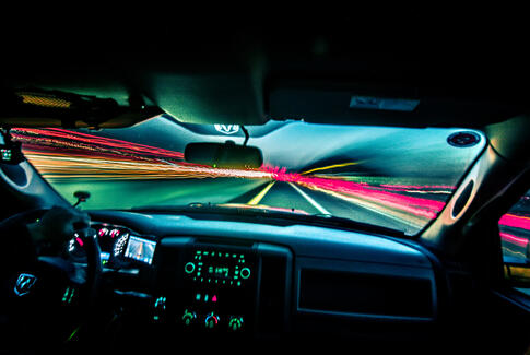 Vanvidsbilist fik skærpet straf for at bringe andres liv i fare