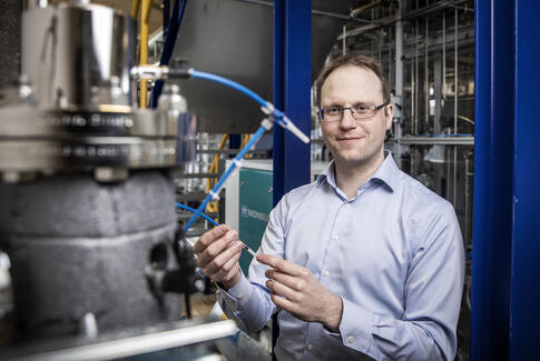 Mikroorganismer skal omdanne CO2 til bæredygtigt brændstof