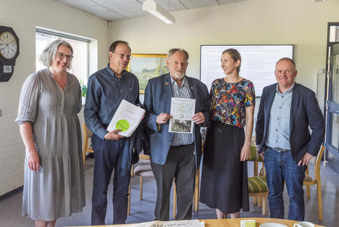 Politikerne så på sårbar natur i Sdr. Vissing Bjerge