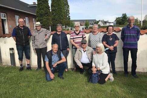 Vandringer på Kirkegårdene i Østbirk og Yding