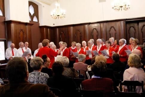 Brædstrups to seniorkor synger igen