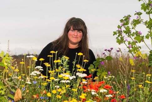 Terapeut med eget telt i skoven