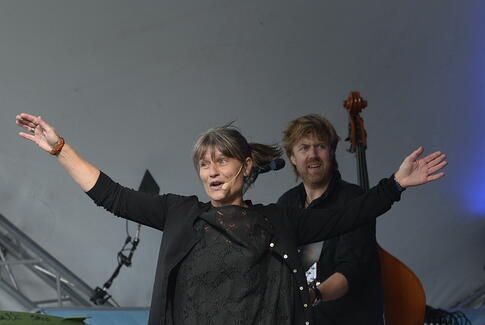 Koncert med Skrallebang i Hovedgård