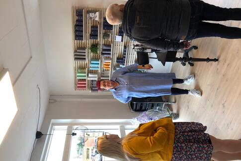 Maria bød alle velkommen i sin nye butik