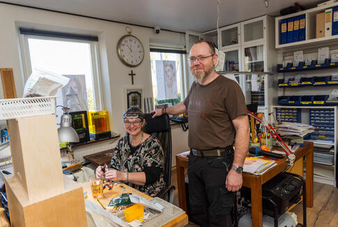 Guldsmeden hygger sig i Åstruplund