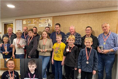 Uddeling af medaljer i Østbirk Skytteforening