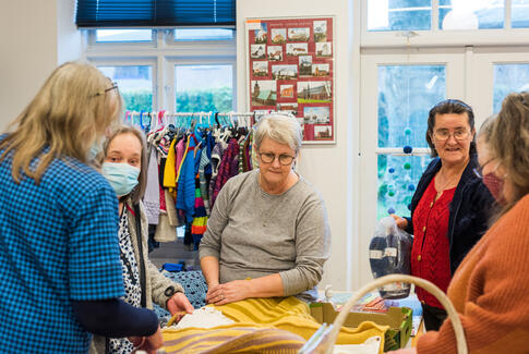 Der strikkes på livet løs…