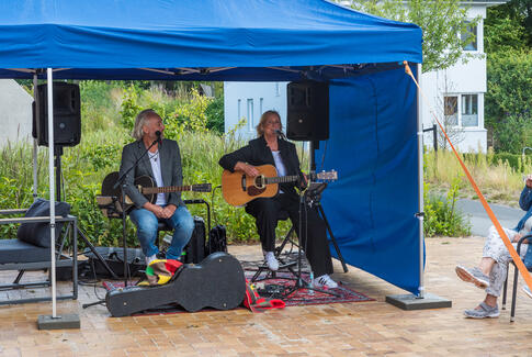 Eftermiddagsmusik hos Water of Life