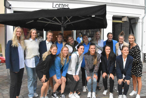 Håndboldpiger på udebane