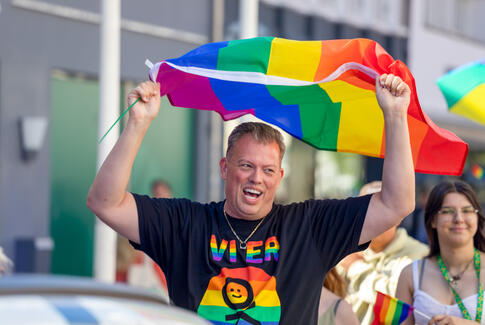 Regnbuer og mangfoldighed til Horsens’ første pride