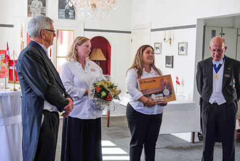 Logen Vitus giver flot donation til Broen i Horsens