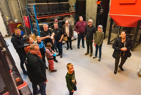 Hovedgård fjernvarme bød indenfor i varmen