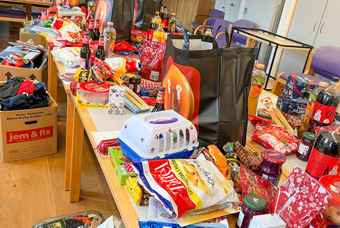 Julehjælp 2022 fra Østbirk Kirke: Vi modtager og vi giver videre