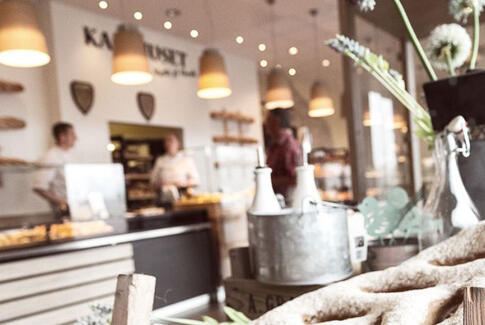 Venstre bager julen ind