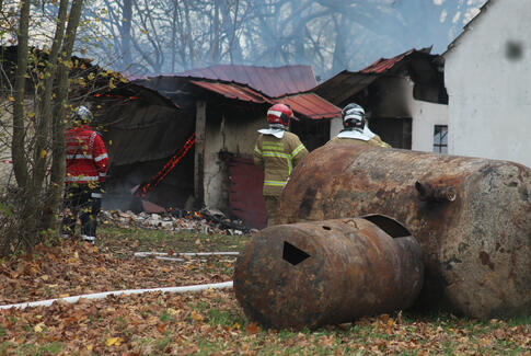 Bygningsbrand gård på Kalhavevej i Rask Mølle