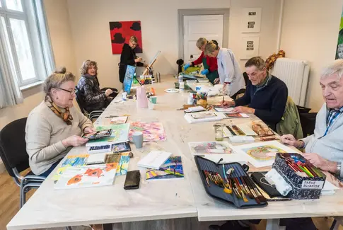 Forårsudstilling i Tinghuset: Lokale amatørmalere præsenterer deres kunst