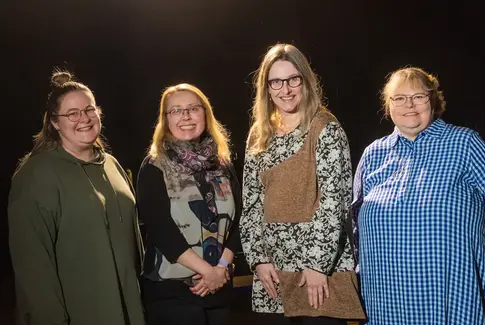 Komik og satire på dagsordenen: Horsens Revy sætter fut i byens humor