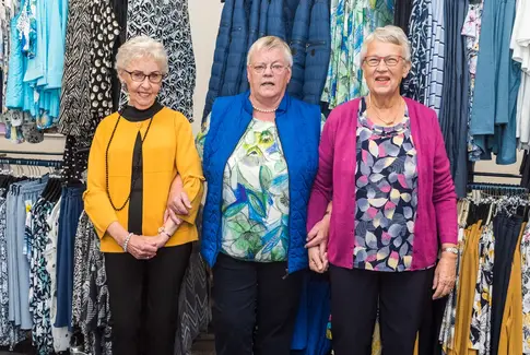 Modeshow betyder fest, farver og forårshumør